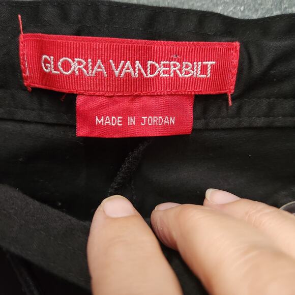 Gloria Vanderbilt Black 12 Cargo Capri Pants - Picture 4 of 14